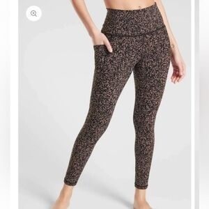 ATHLETA Salutation Stash Pocket Printed 7/8 Size Small